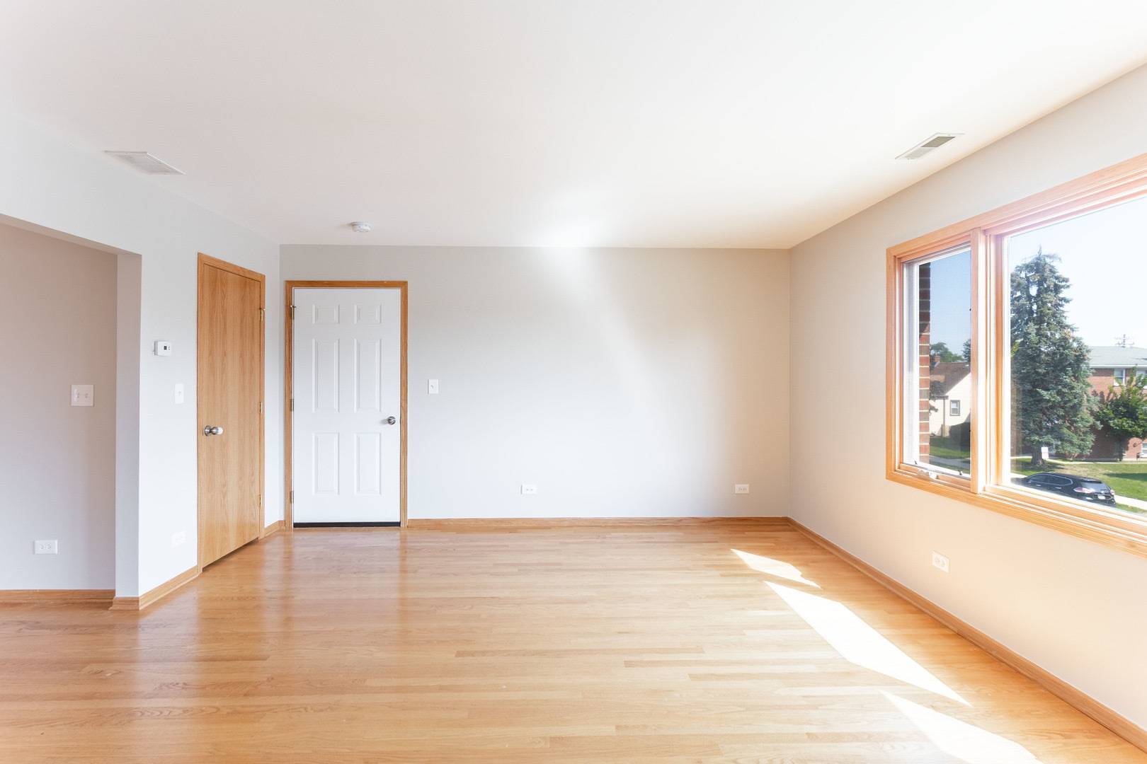 Lyons, IL 60534,4230 Joliet AVE #1