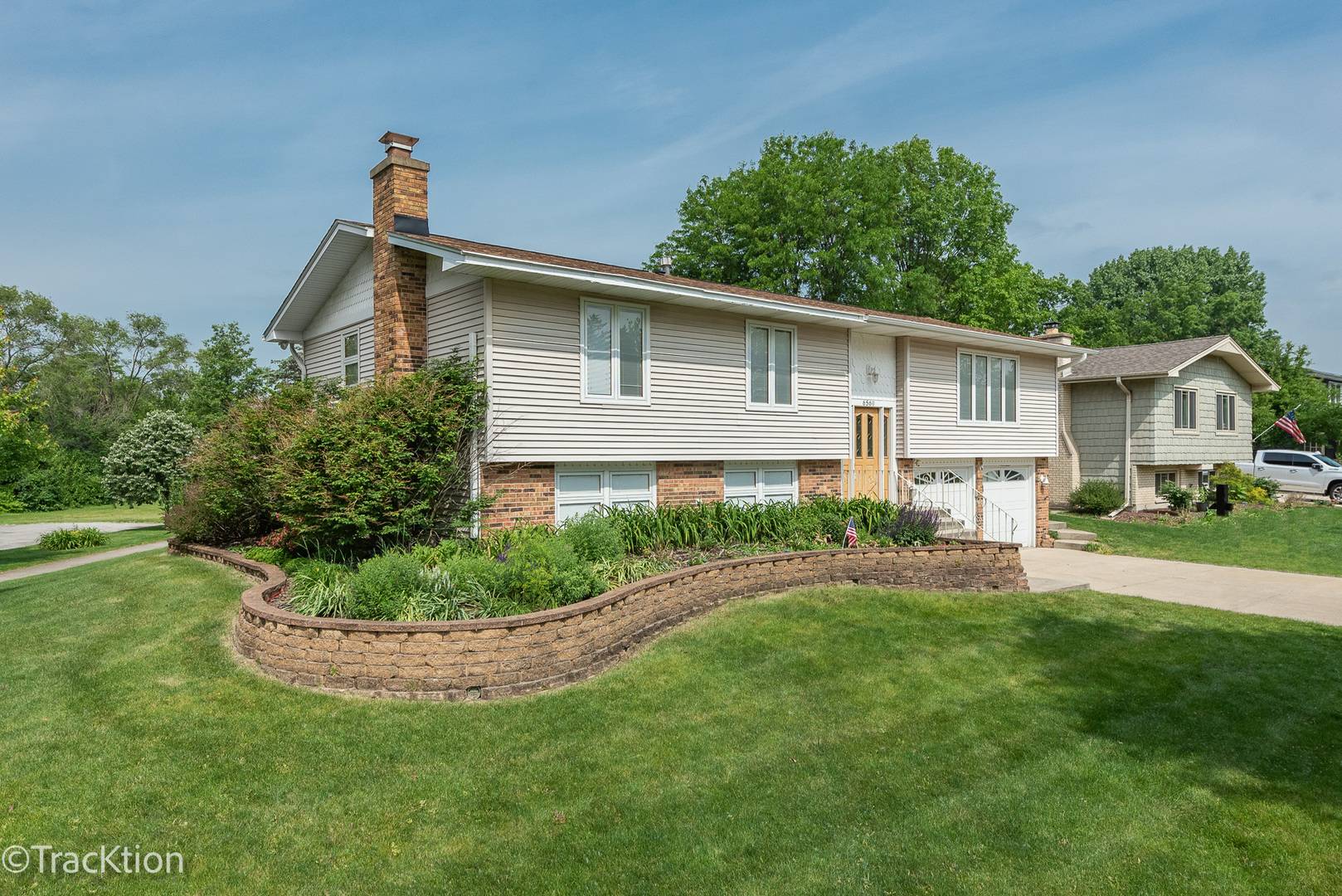 Downers Grove, IL 60516,6560 Hillcrest RD