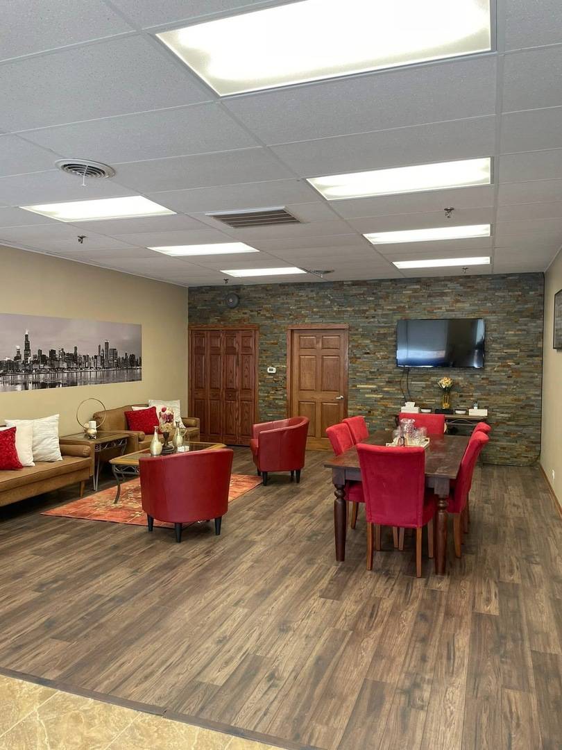 Tinley Park, IL 60477,17732 Oak Park AVE #J