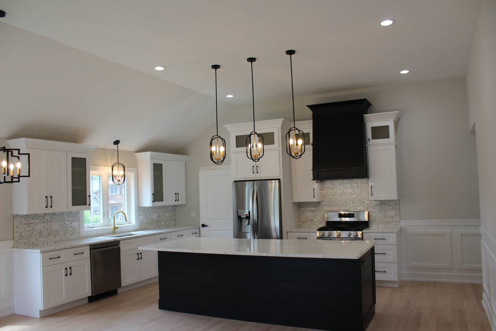 Burbank, IL 60459,5660 W 83rd PL