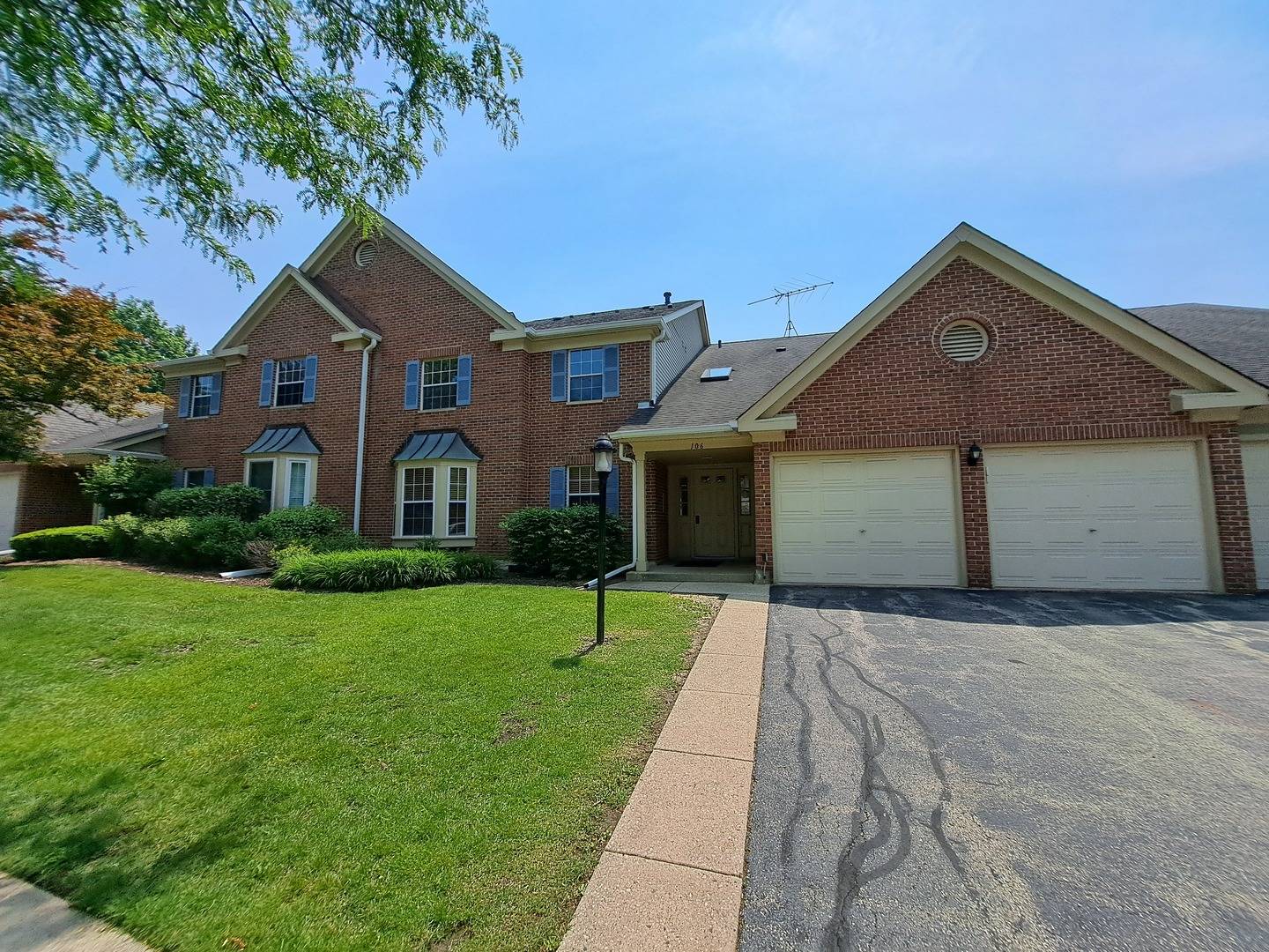 Schaumburg, IL 60194,106 Stirling LN #V2