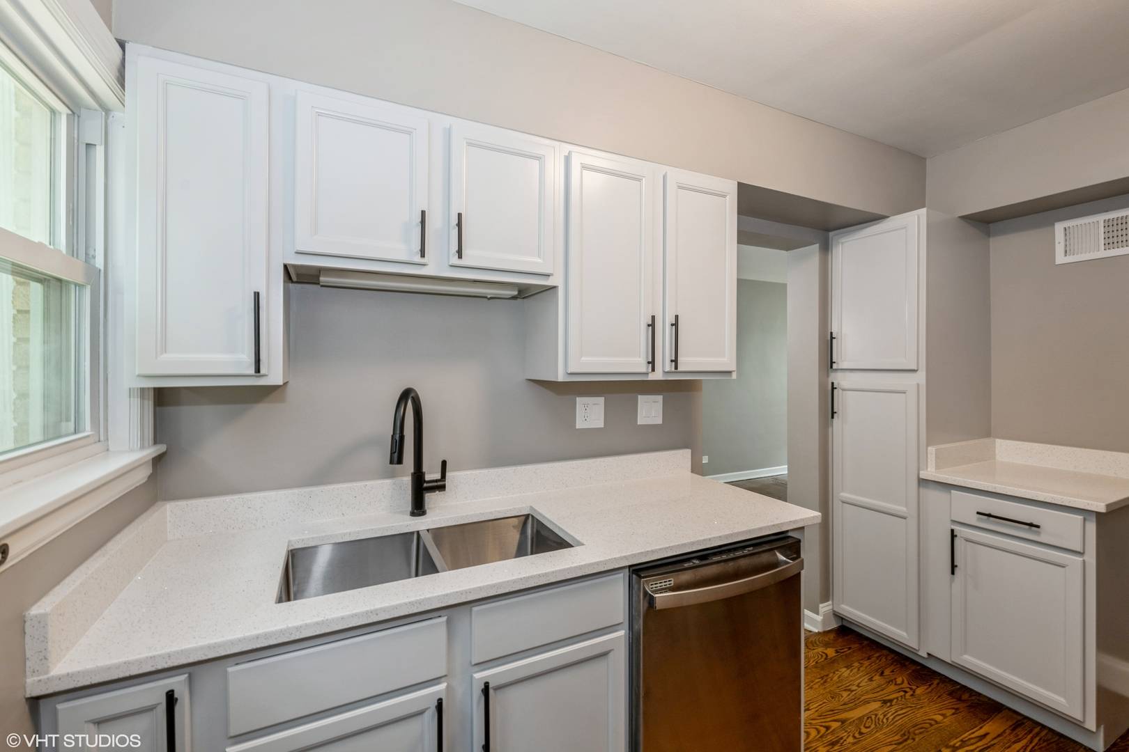 Oak Park, IL 60302,226 S Maple AVE #F