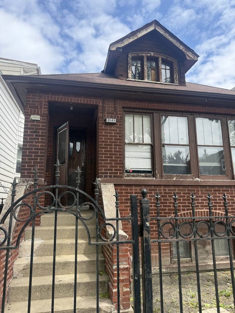 Chicago, IL 60639,2145 N Karlov AVE