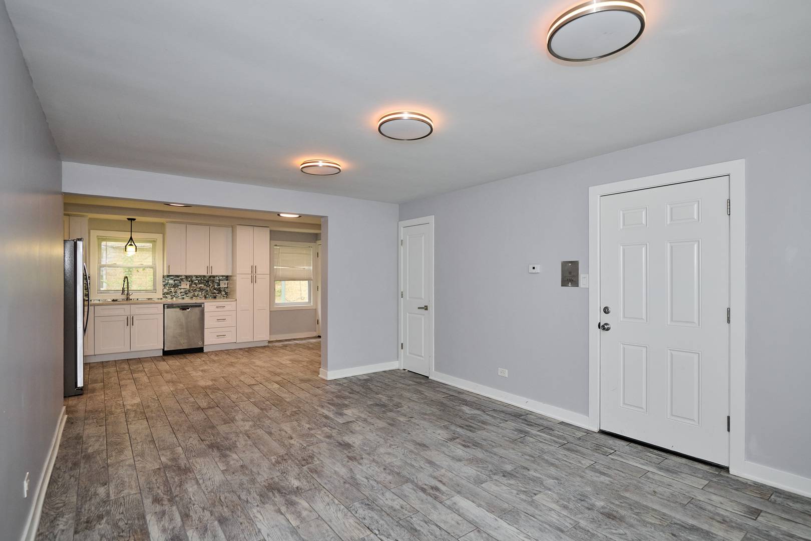 Chicago, IL 60626,1606 W Chase AVE #1B