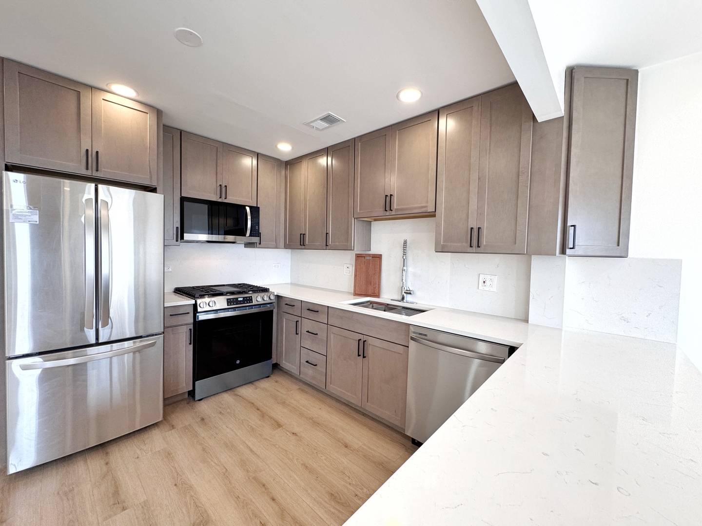 Schaumburg, IL 60194,2326 Hamilton PL #2326