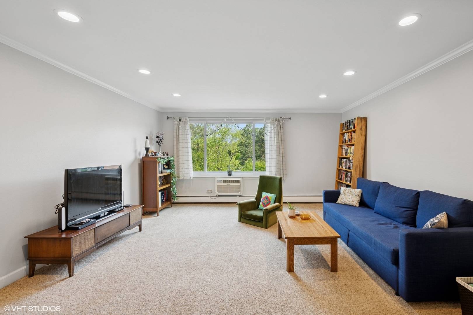 Arlington Heights, IL 60005,1226 S New Wilke RD #304