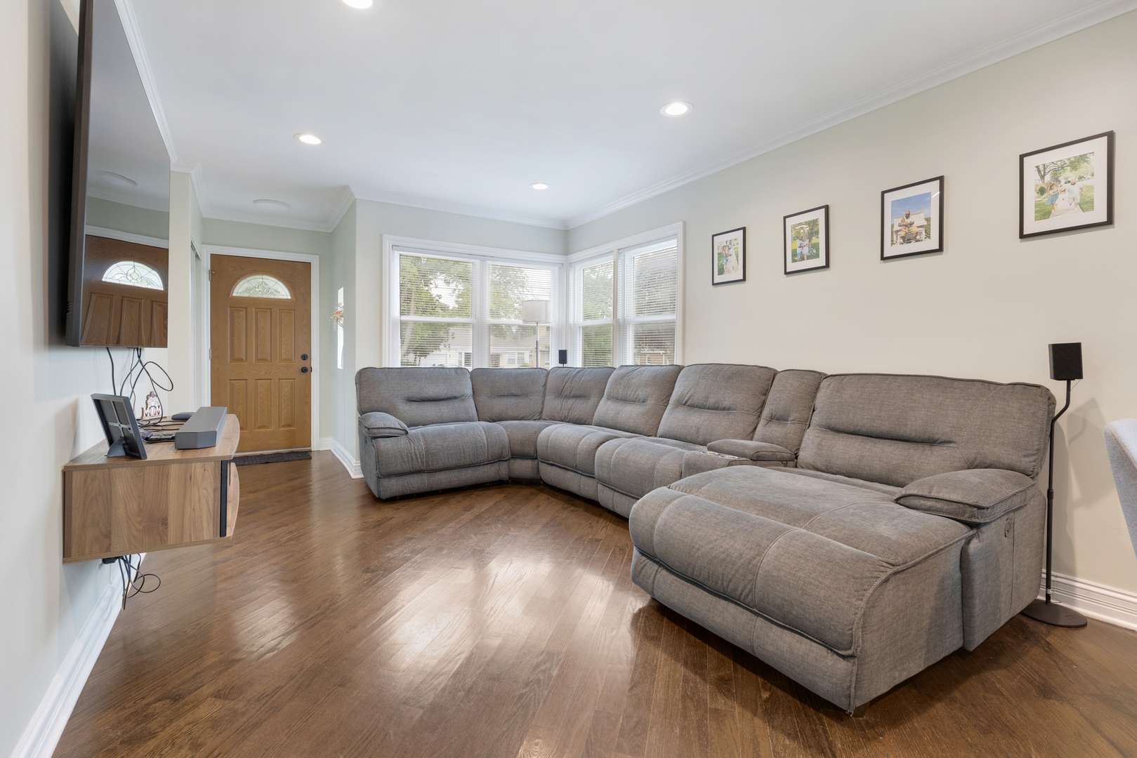 Des Plaines, IL 60016,889 S Golf Cul de Sac ST