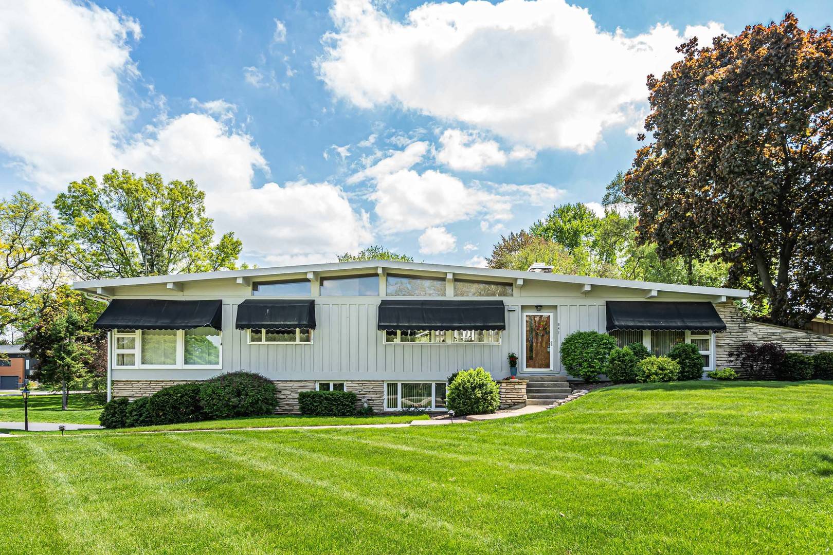 Palatine, IL 60067,347 Park DR
