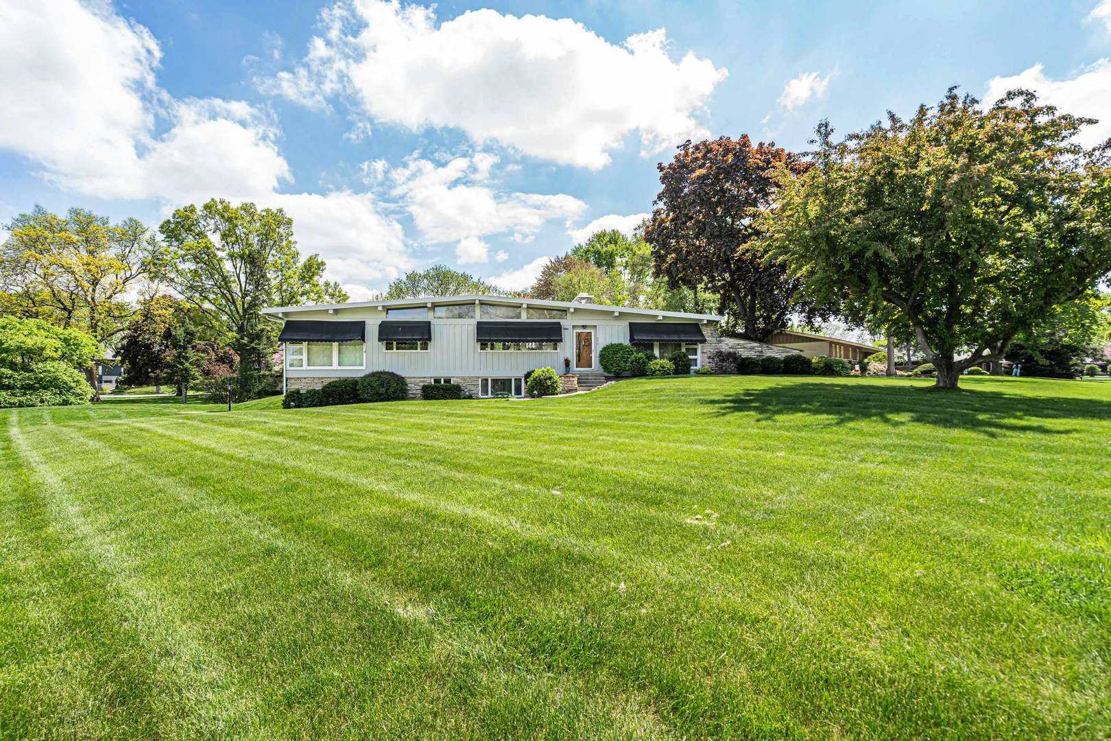 Palatine, IL 60067,347 Park DR