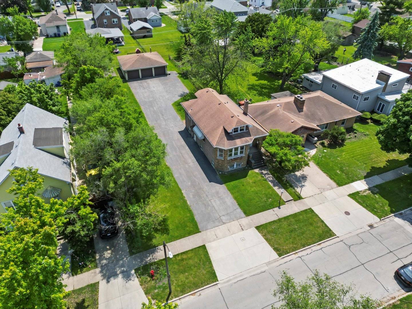 Lyons, IL 60534,7857 45th PL