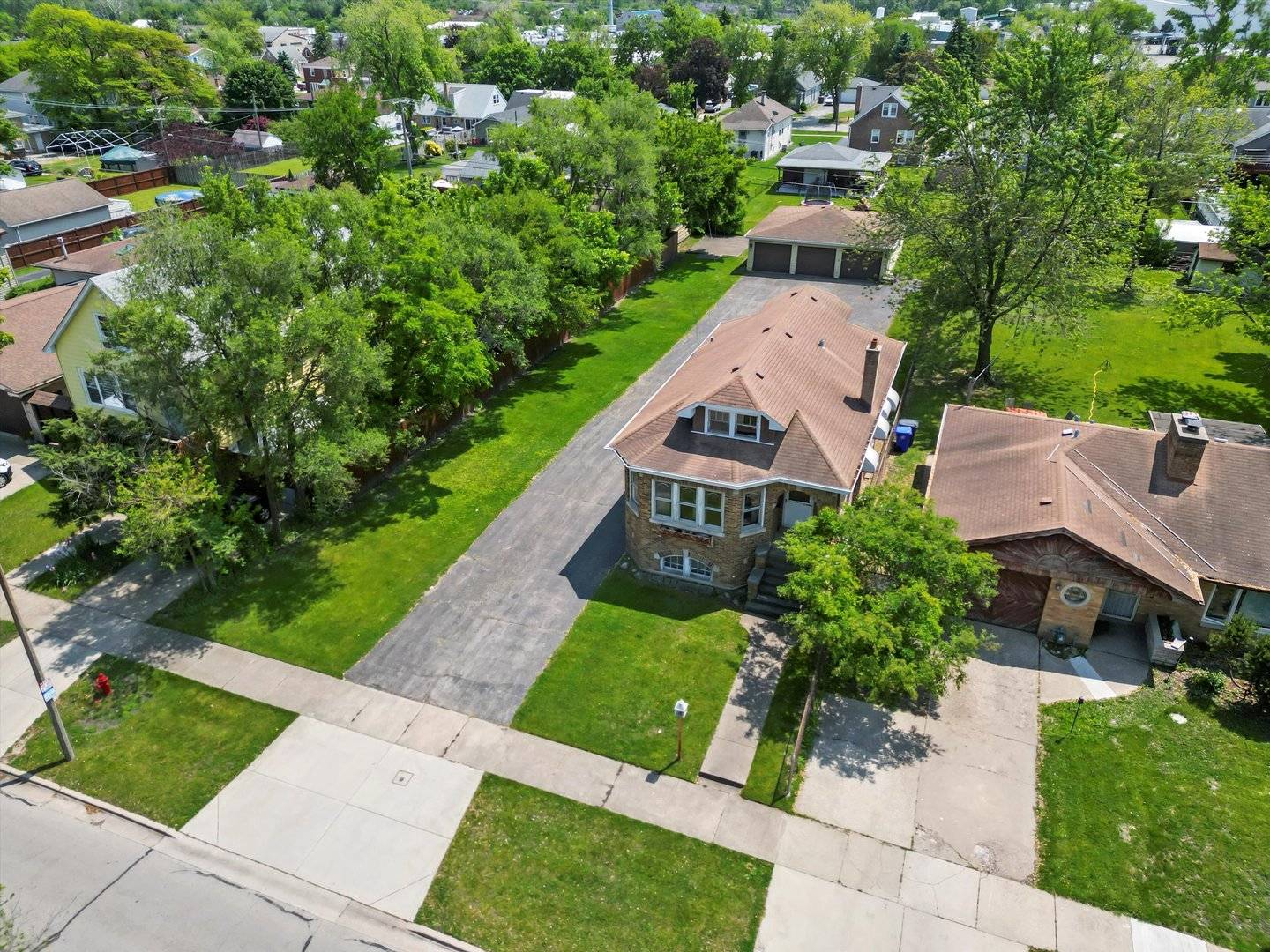 Lyons, IL 60534,7857 45th PL