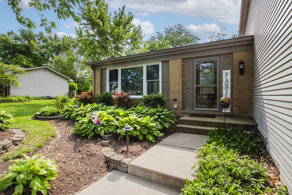 Naperville, IL 60540,6S141 Park Meadow DR