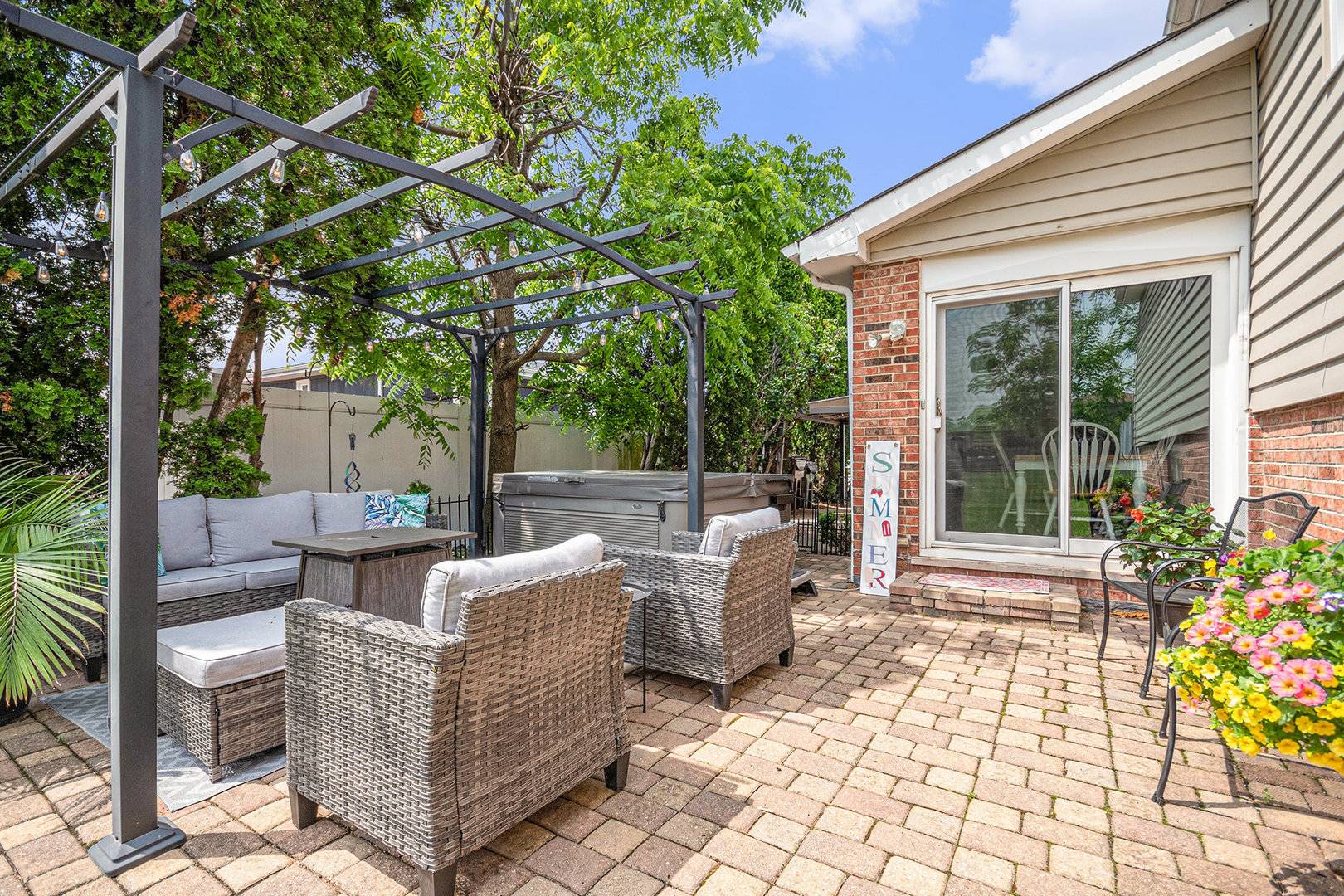 Oak Forest, IL 60452,6621 W Victoria DR