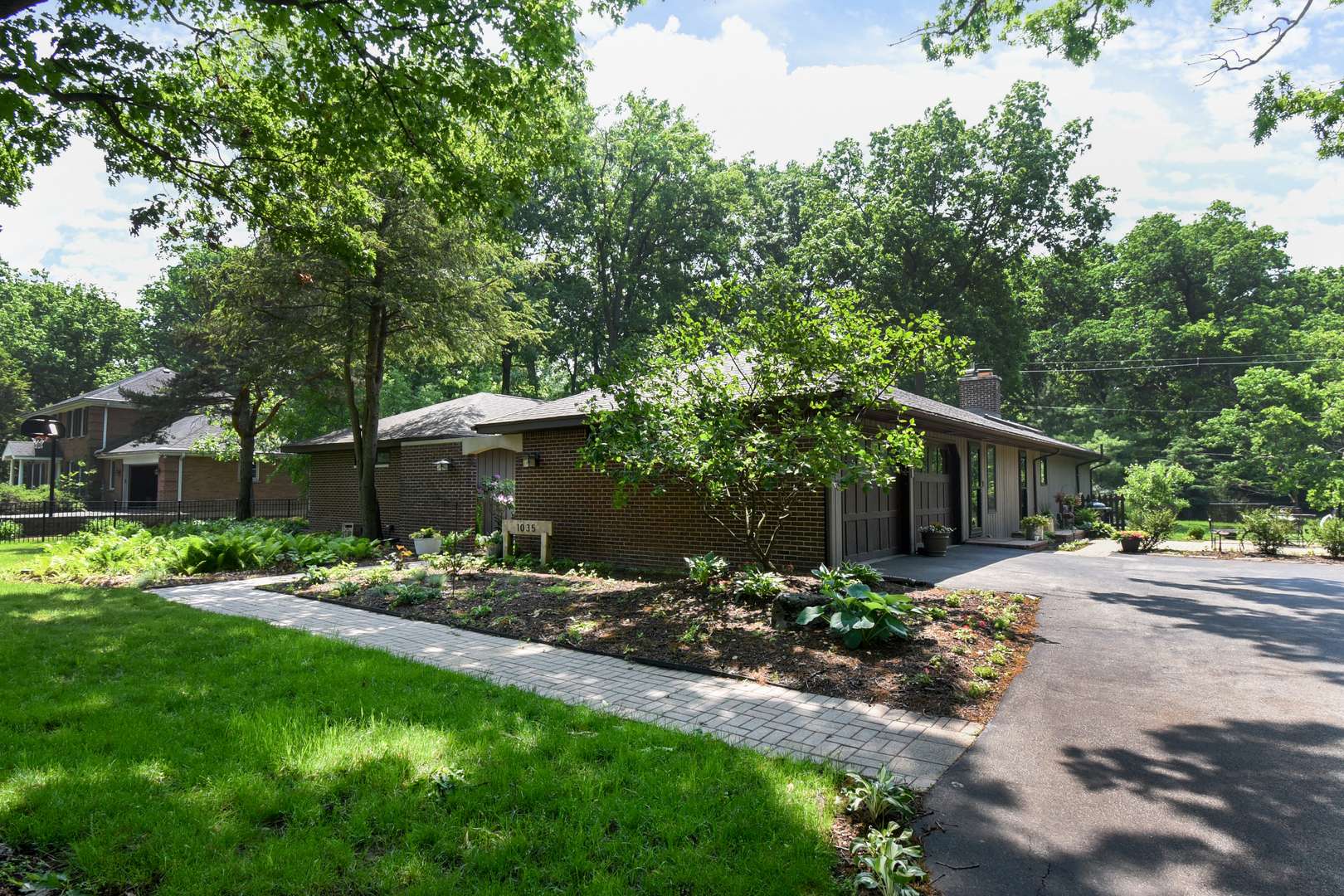 Glen Ellyn, IL 60137,1035 Crescent BLVD