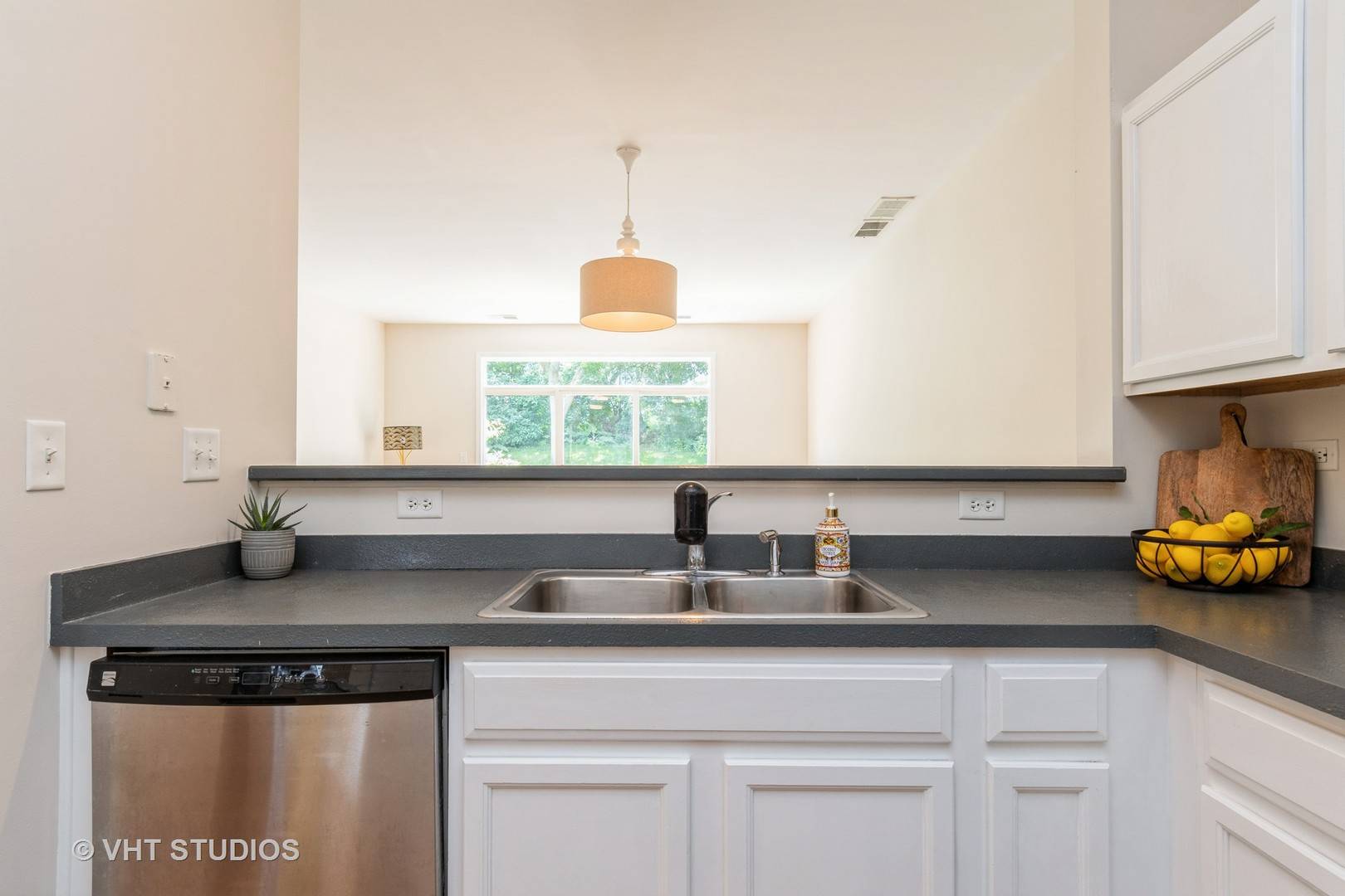 Naperville, IL 60563,2476 Oneida LN