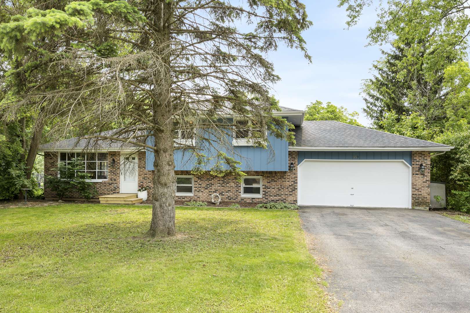 West Chicago, IL 60185,29W459 Lee RD