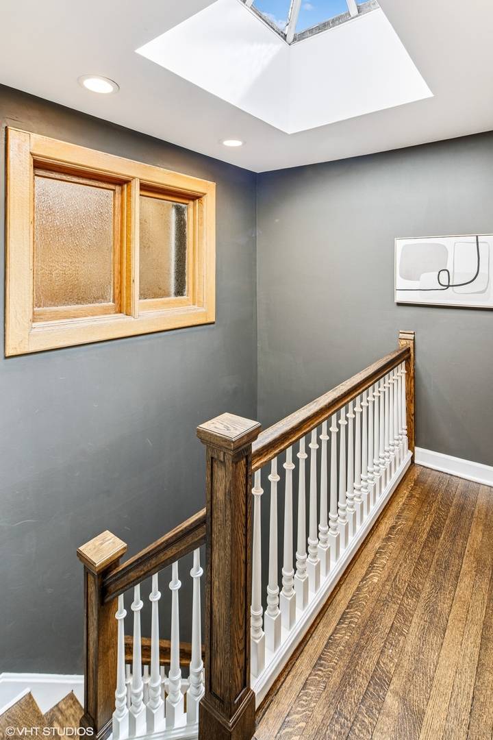 Chicago, IL 60657,550 W SURF ST #524