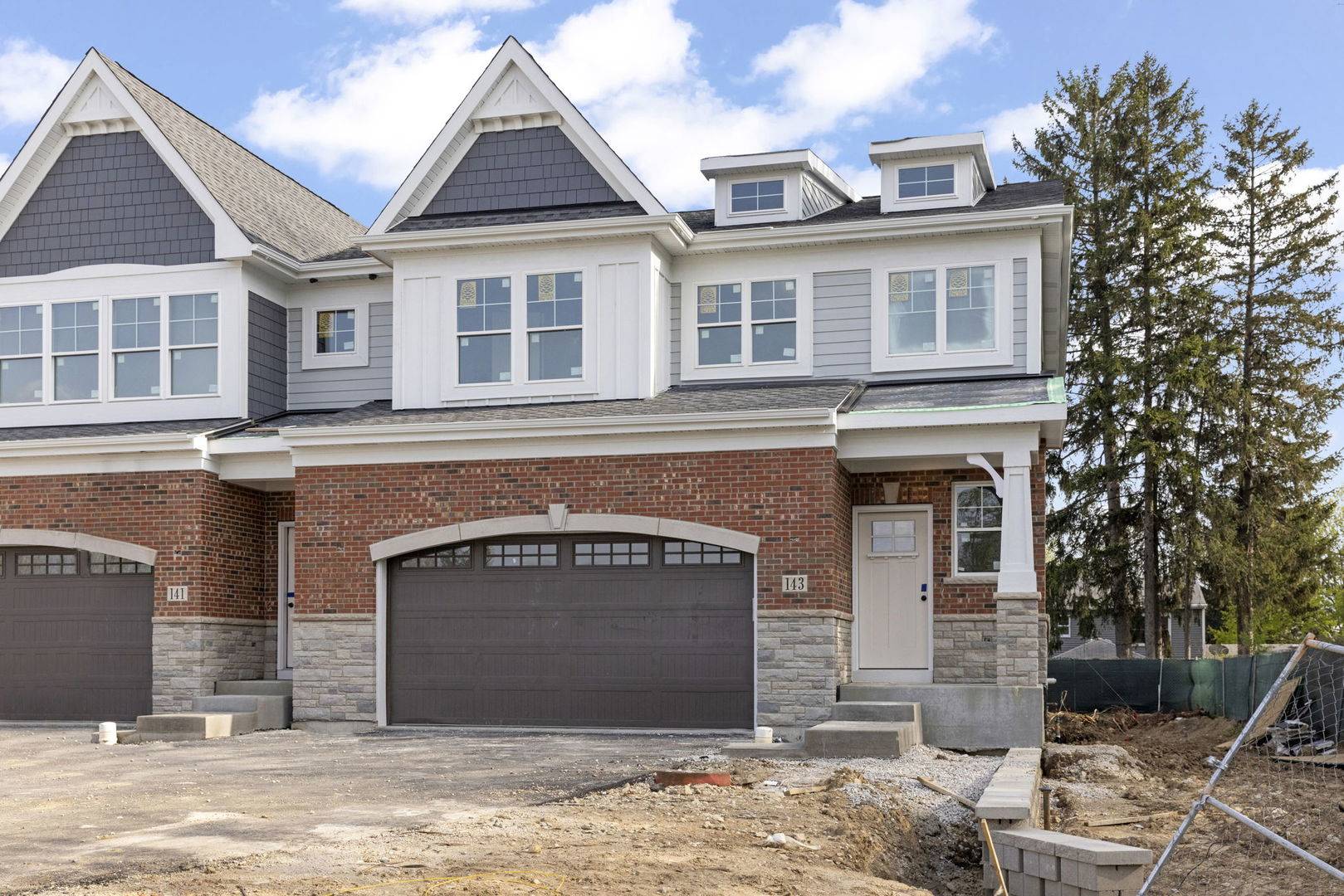 Glen Ellyn, IL 60137,129 Harding CT