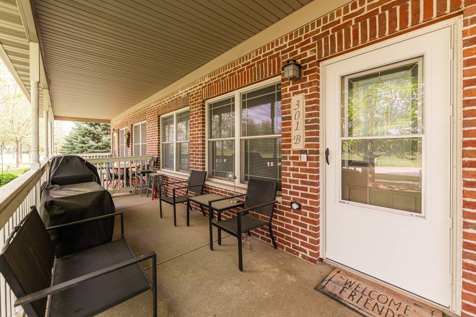 Dekalb, IL 60115,301 Par Five Unit B DR