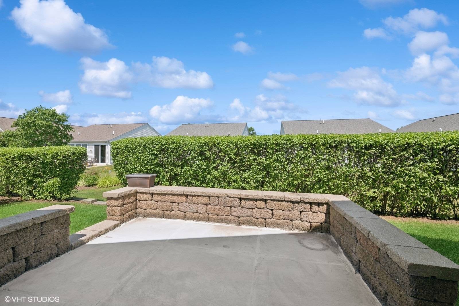 Mundelein, IL 60060,3332 Sheridan LN