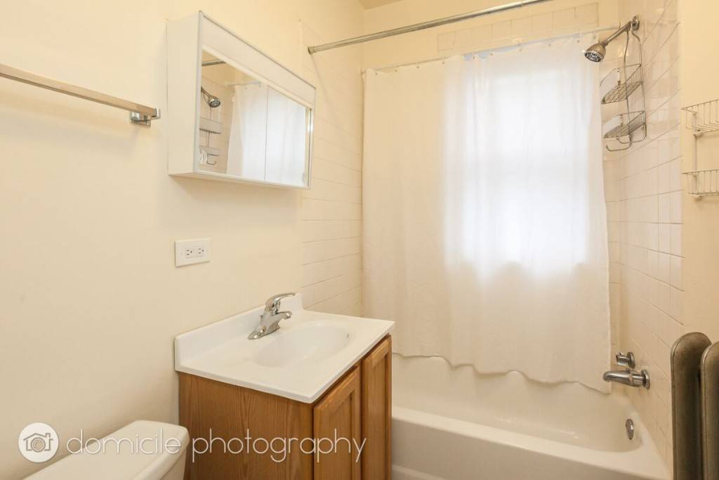 Chicago, IL 60614,903 W Altgeld ST #1B
