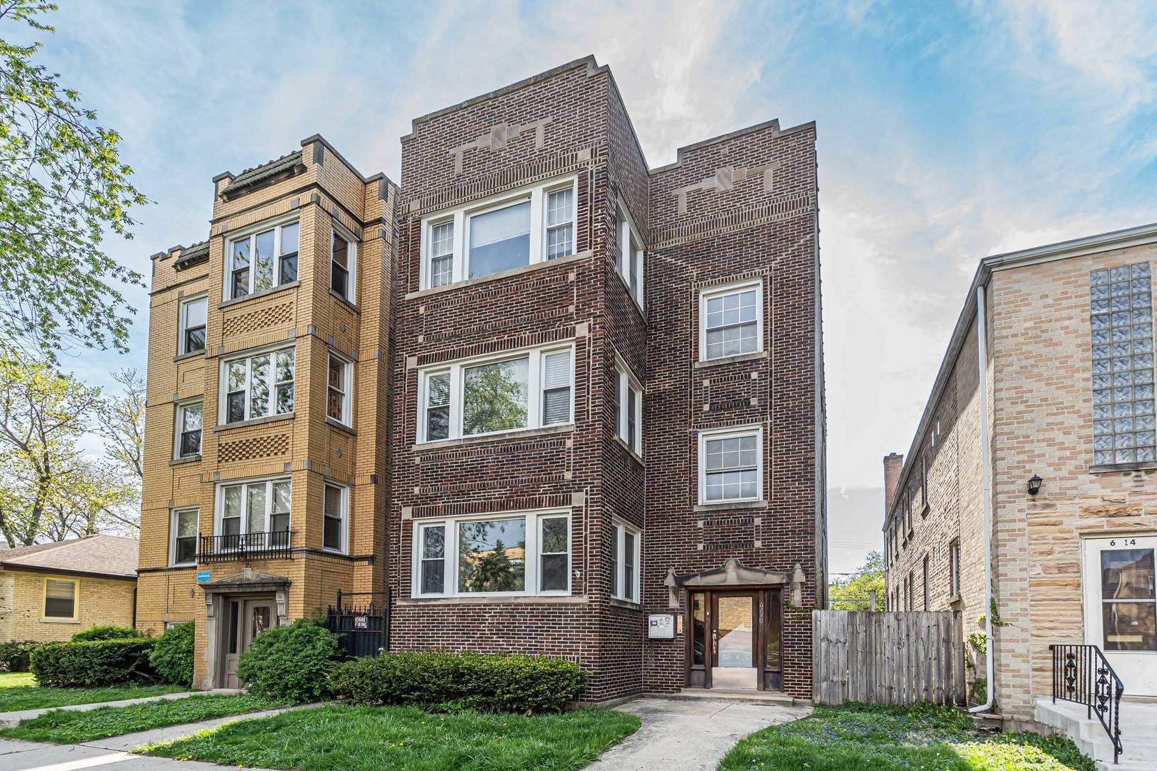 Chicago, IL 60659,6210 N Francisco AVE