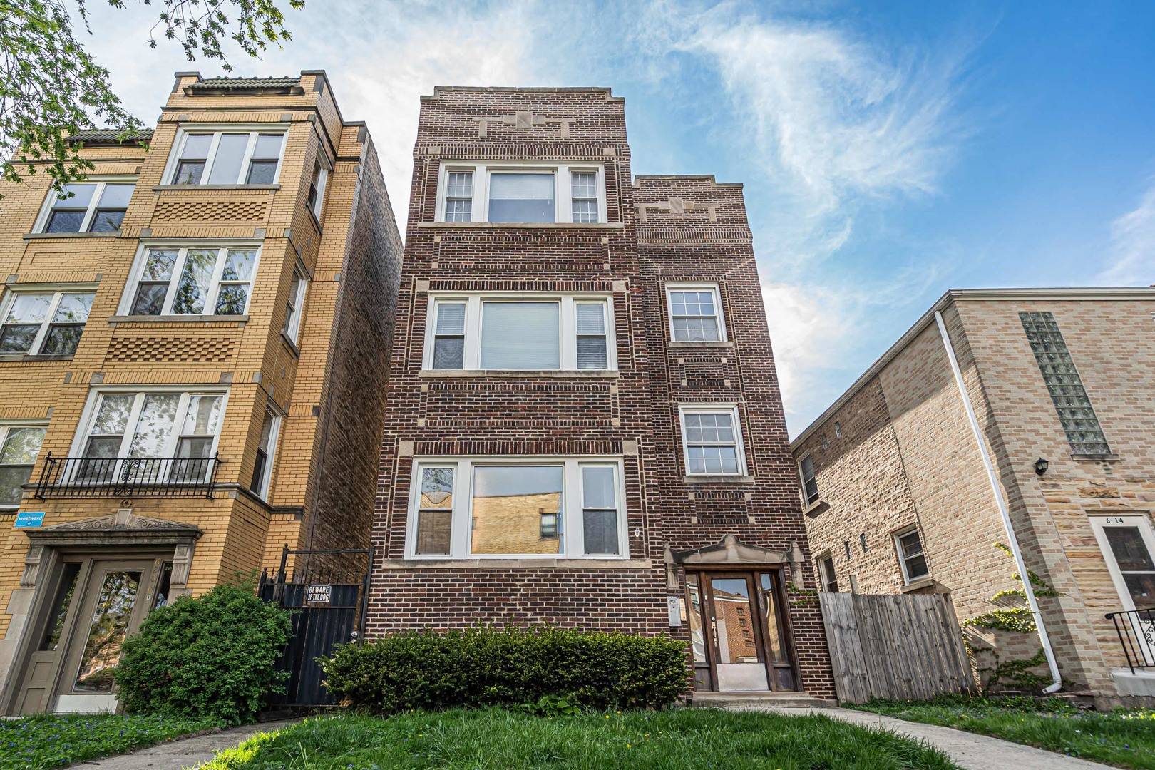 Chicago, IL 60659,6210 N Francisco AVE