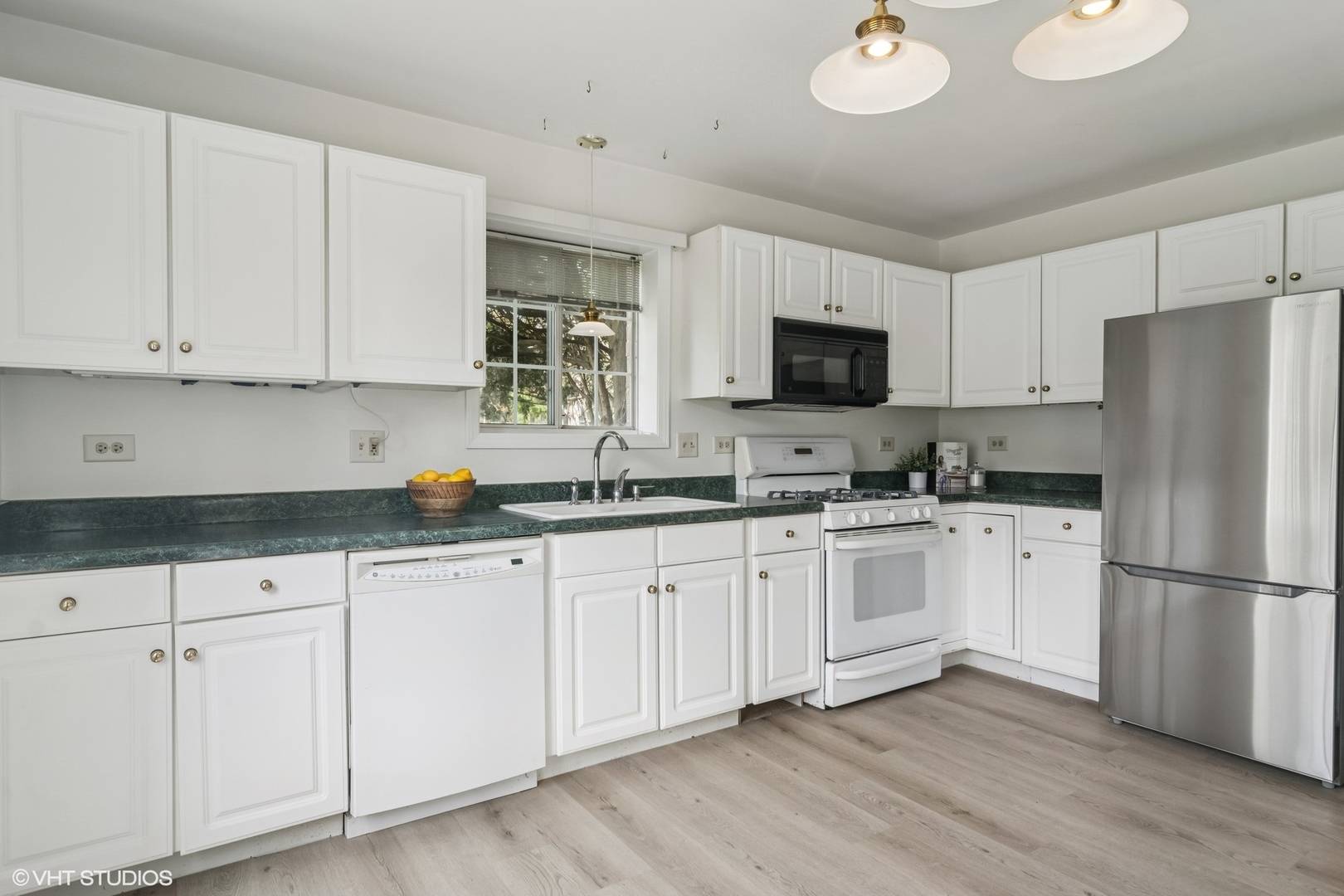 Arlington Heights, IL 60004,1727 W Hawkes ST #7