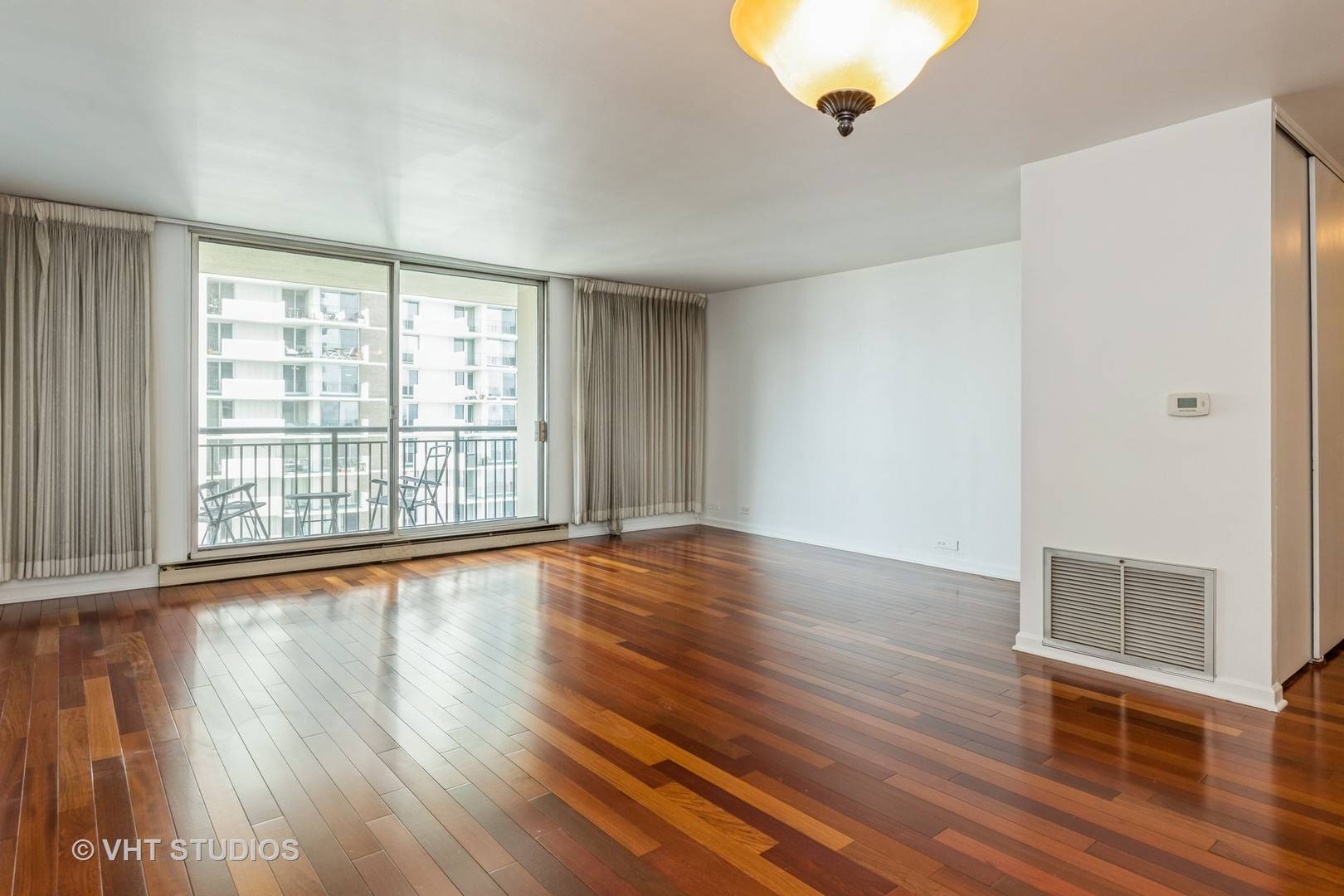 Chicago, IL 60660,6007 N Sheridan RD #19D