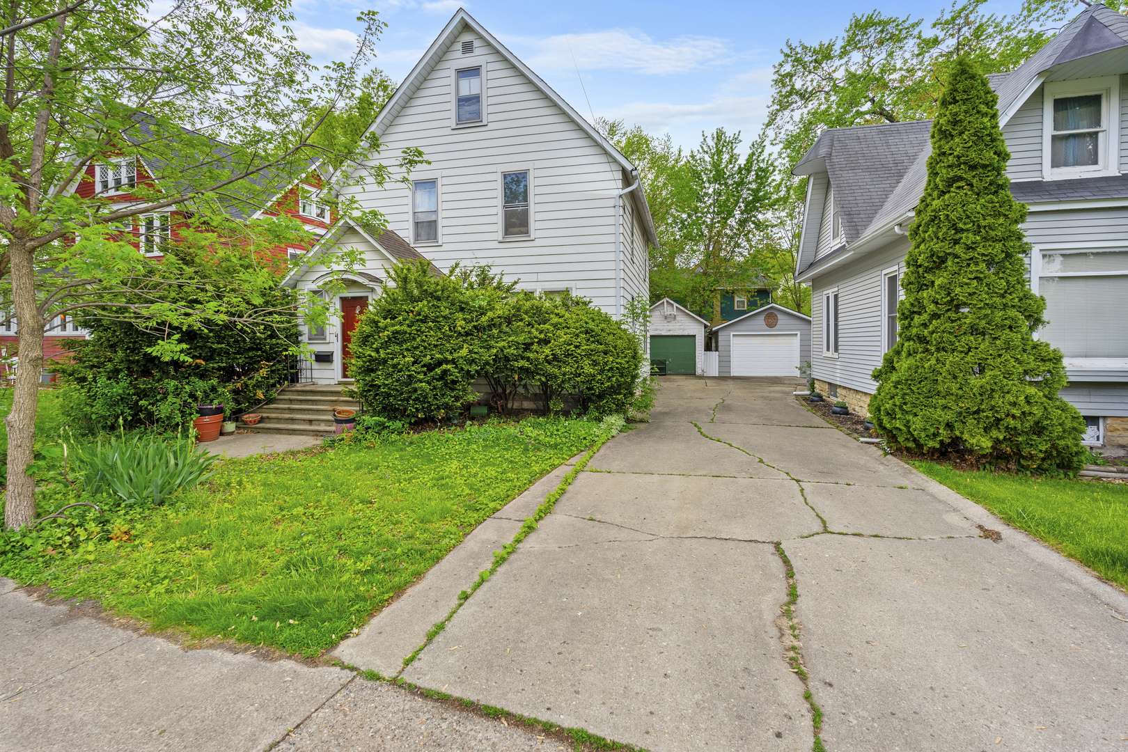Dekalb, IL 60115,623 Dekalb AVE