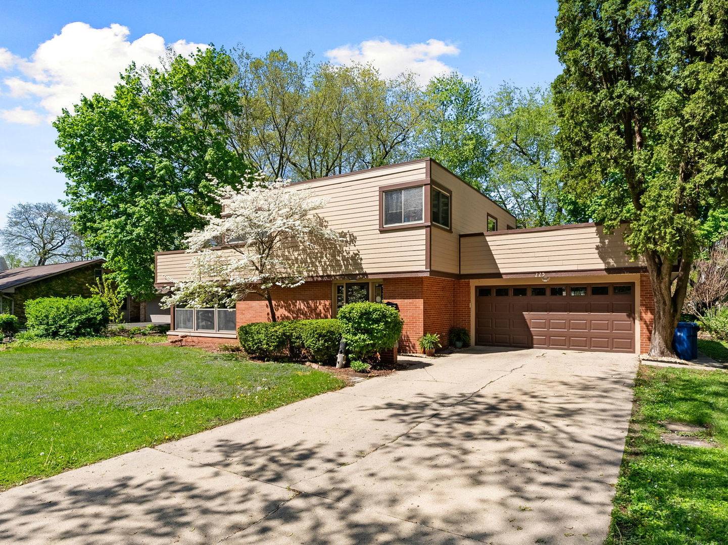 Aurora, IL 60506,225 S Gladstone AVE