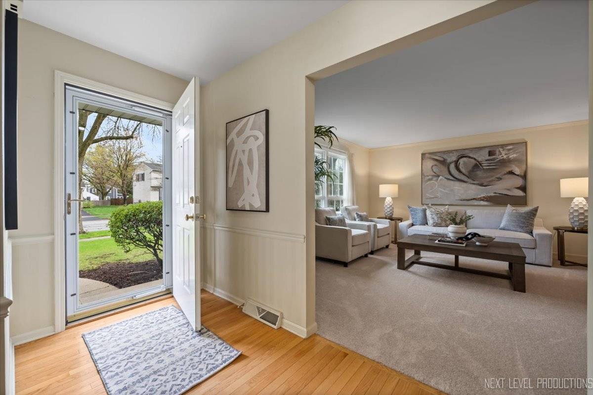 Naperville, IL 60565,554 Carriage Hill RD