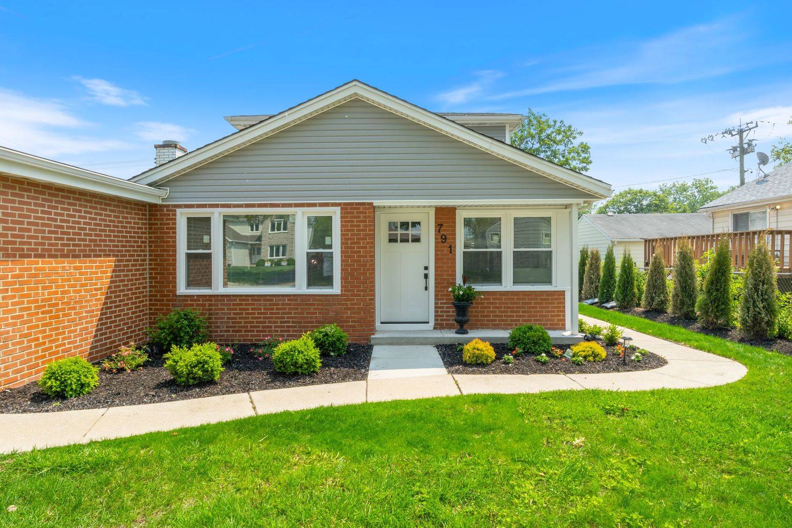 Elmhurst, IL 60126,791 N Michigan ST
