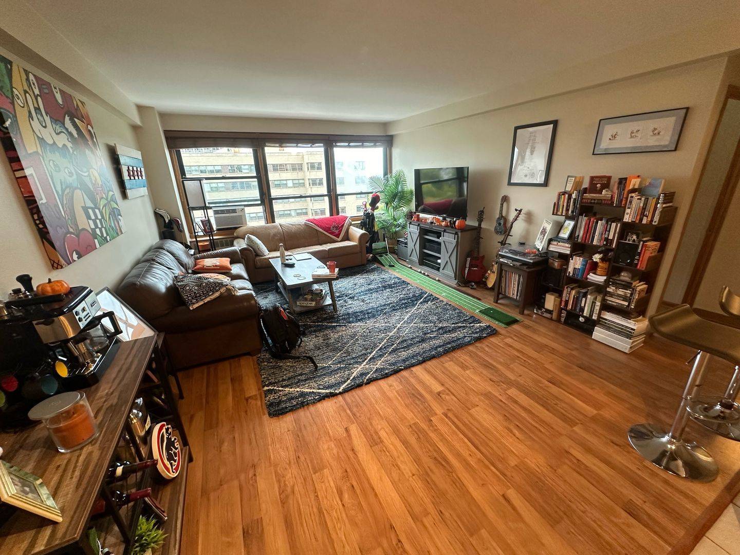 Chicago, IL 60613,4180 N Marine DR #1111