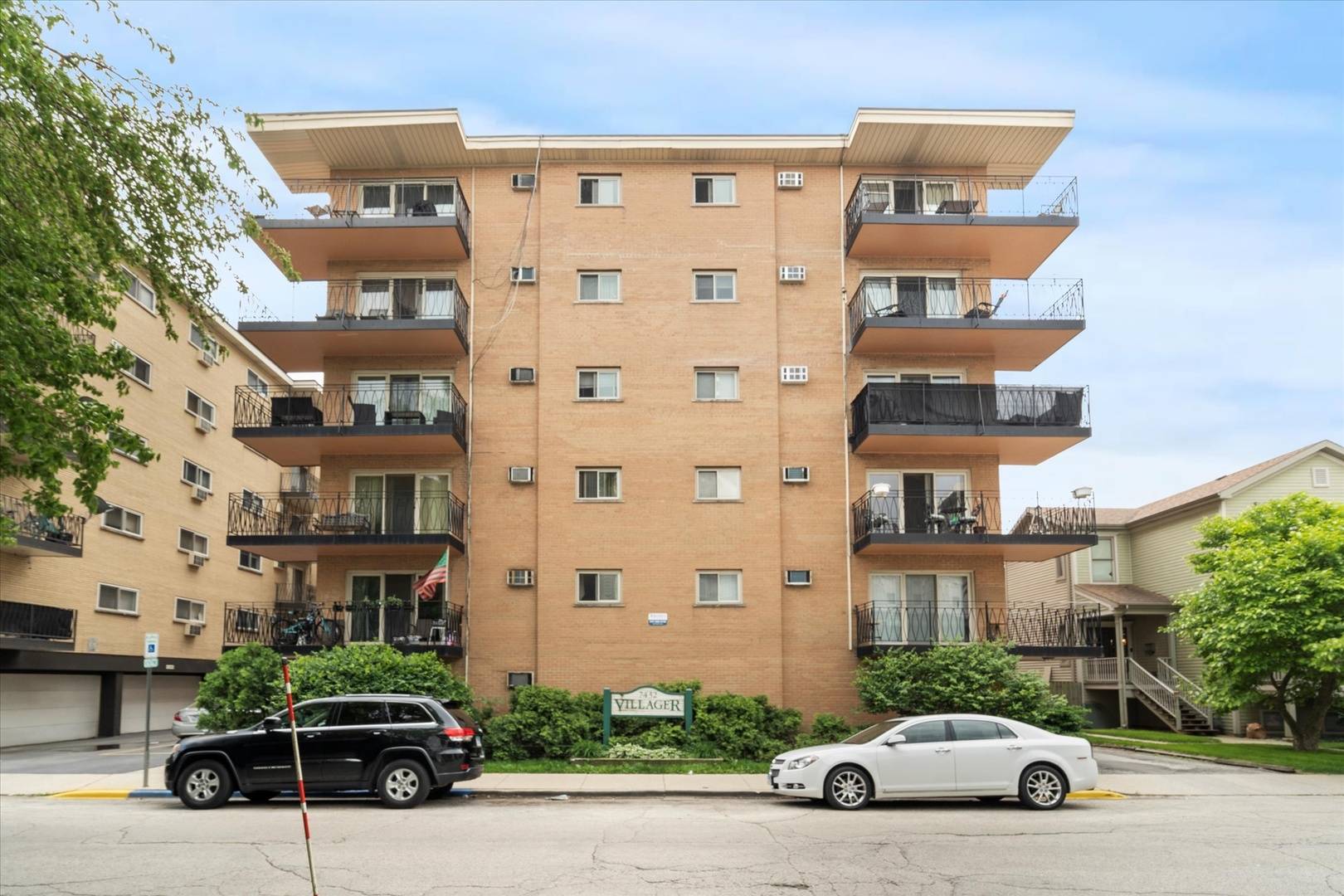 Forest Park, IL 60130,7432 W Washington ST #606