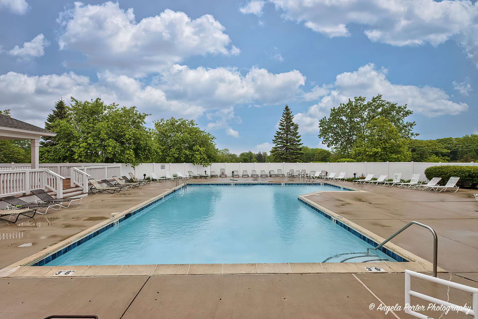 Lindenhurst, IL 60046,3129 Falling Waters LN #3129
