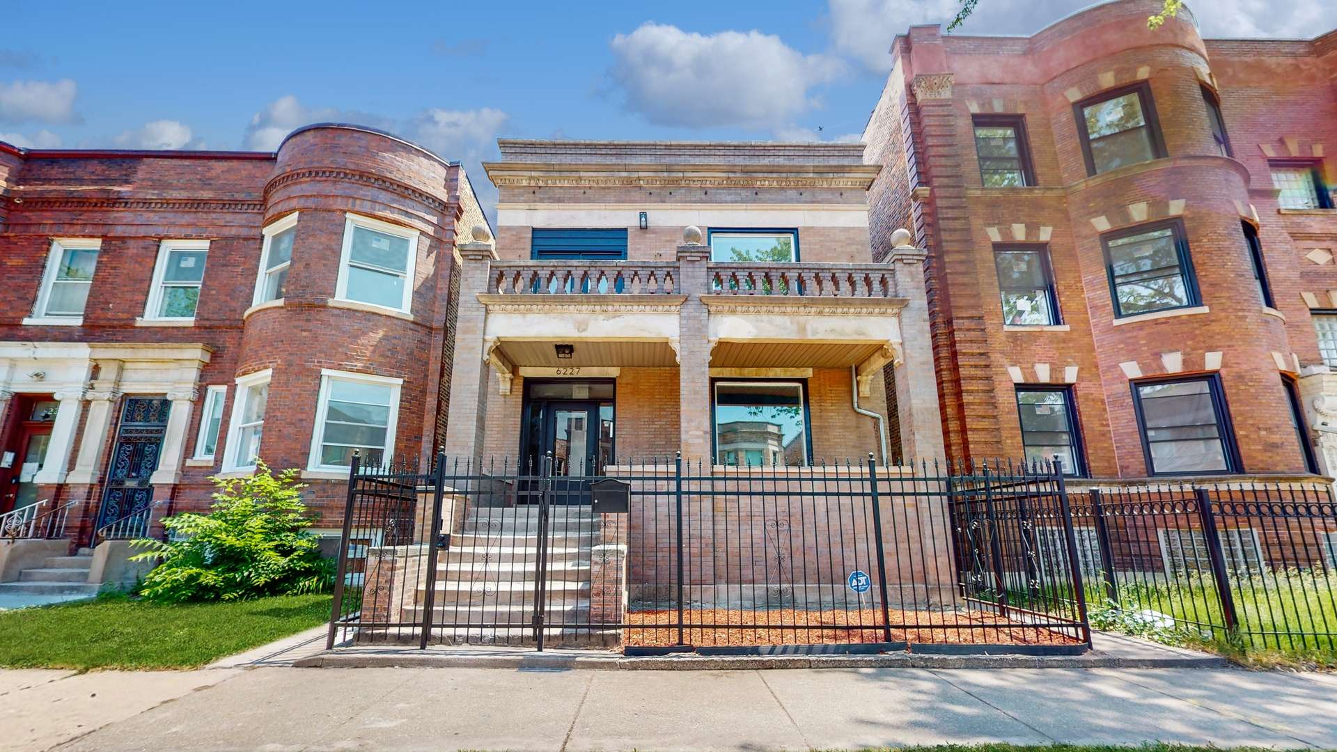 Chicago, IL 60637,6227 S Langley AVE #2
