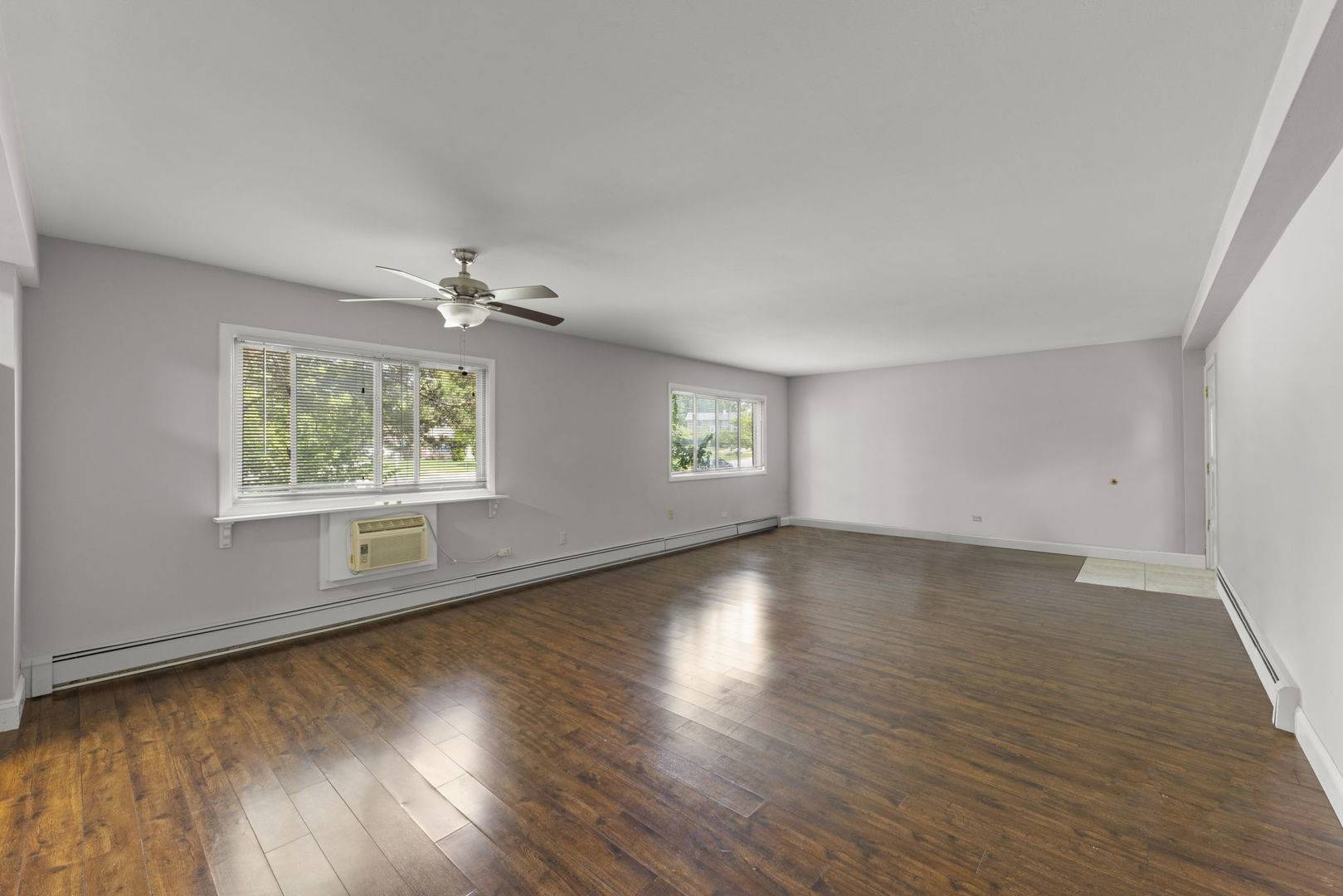 Lombard, IL 60148,212A Collen DR #103