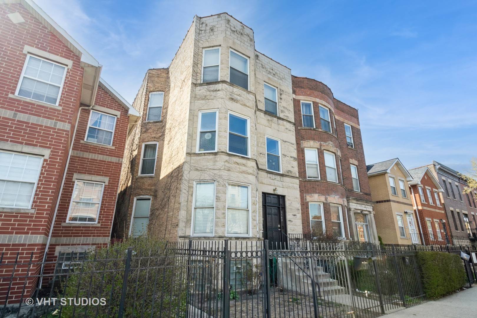 Chicago, IL 60653,3540 S Prairie AVE #1