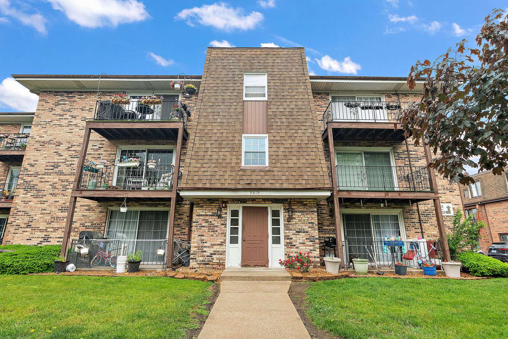 Chicago Ridge, IL 60415,9815 Nottingham AVE #201