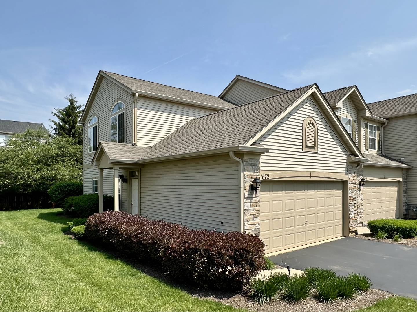 Aurora, IL 60503,1672 Fredericksburg LN