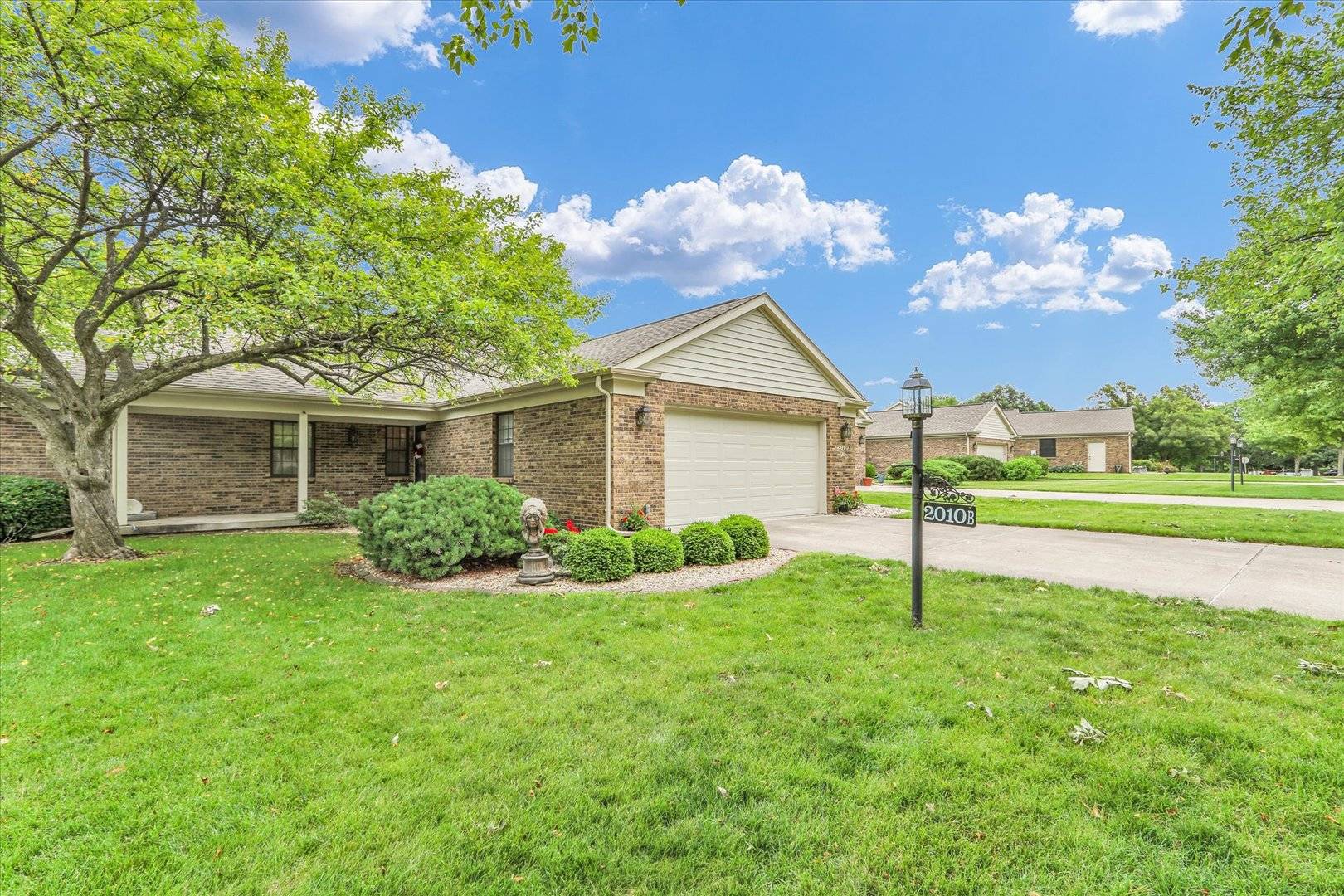 Urbana, IL 61802,2010 Eagle Ridge CT #B