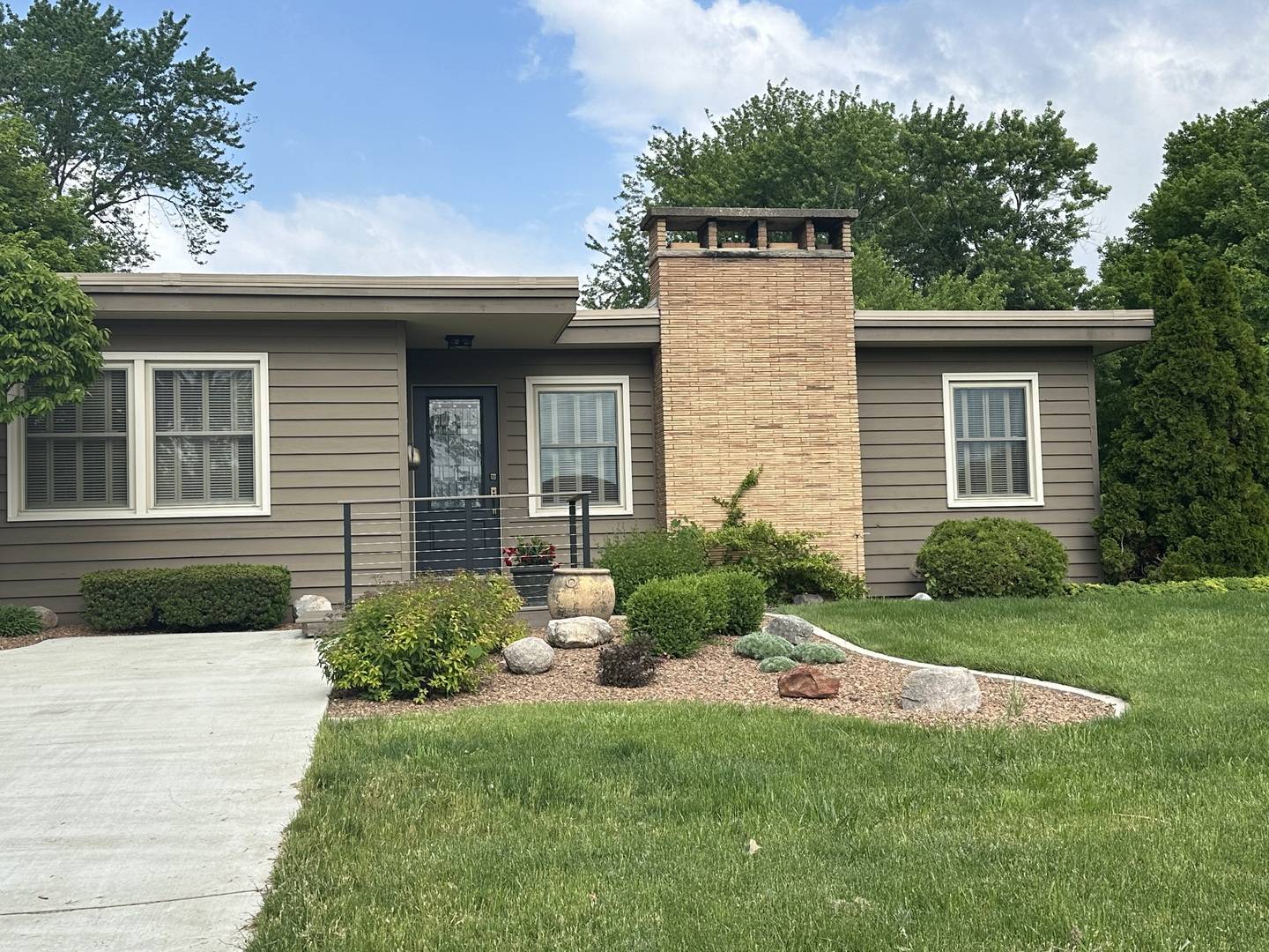 Peru, IL 61354,2107 Wynnewood LN