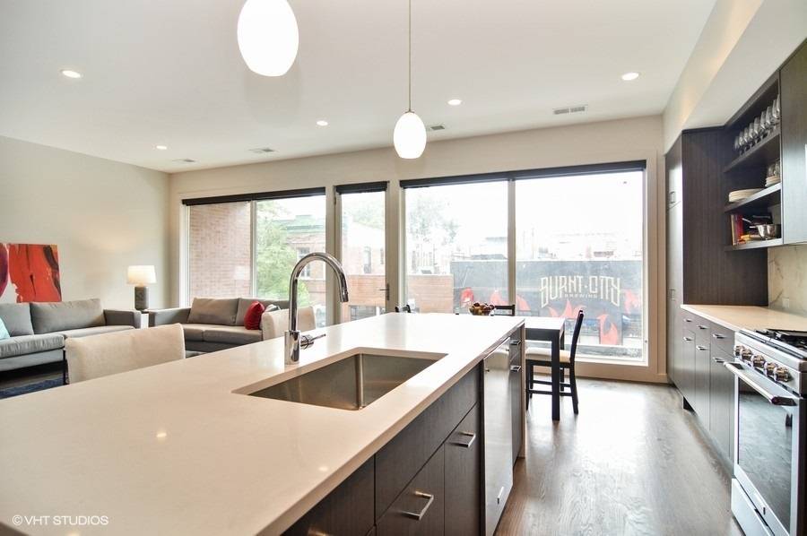 Chicago, IL 60614,2742 N Lincoln AVE #301