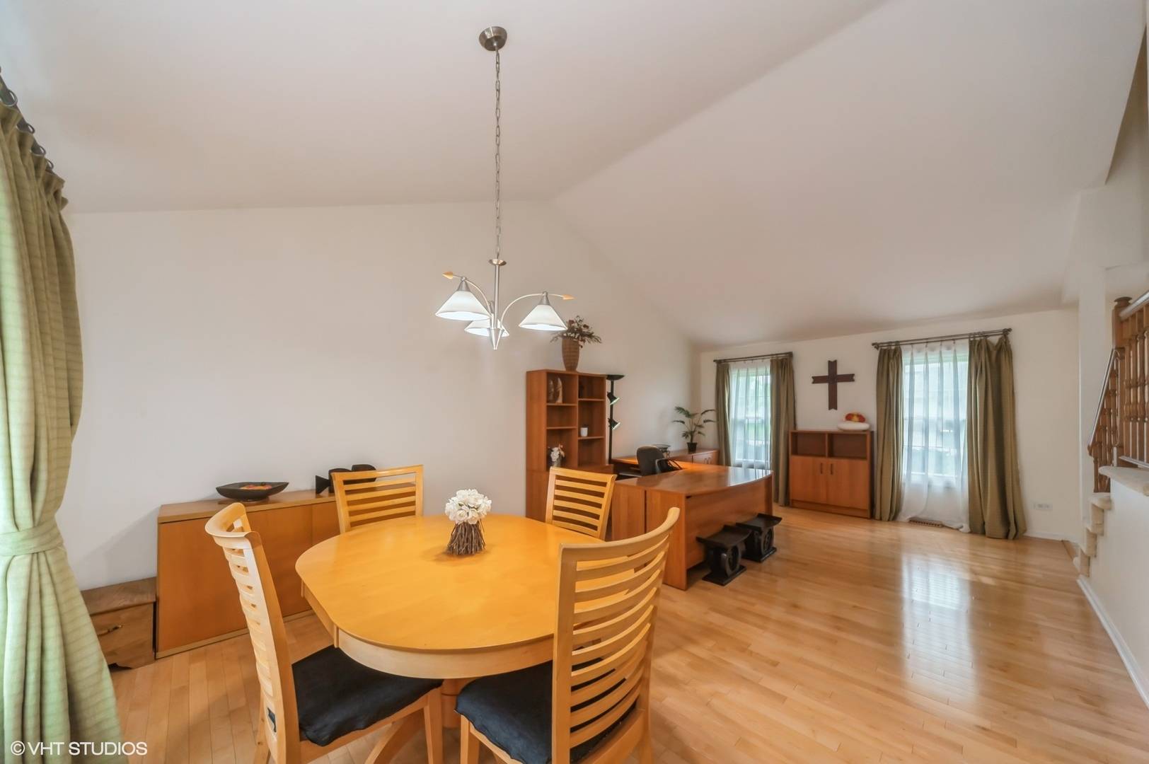 Buffalo Grove, IL 60089,815 Prairie LN