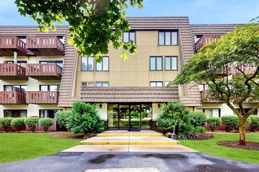 Lake Bluff, IL 60044,12900 W Heiden CIR #4301