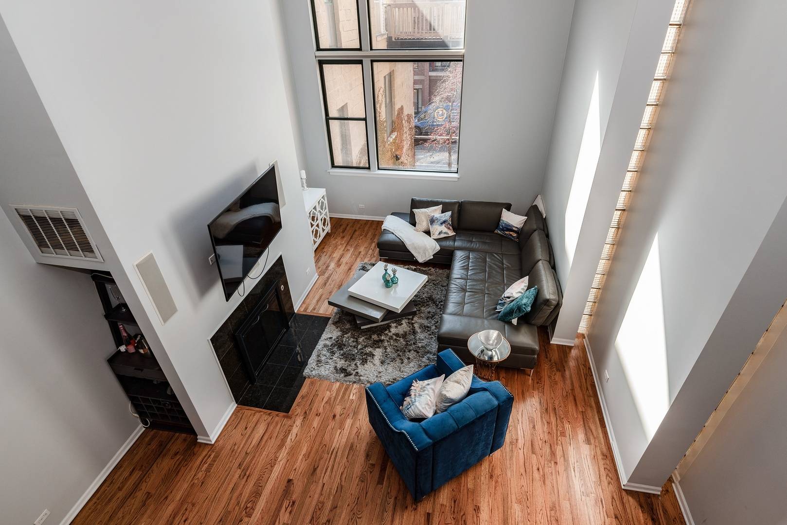 Chicago, IL 60657,2943 N Lincoln AVE #201