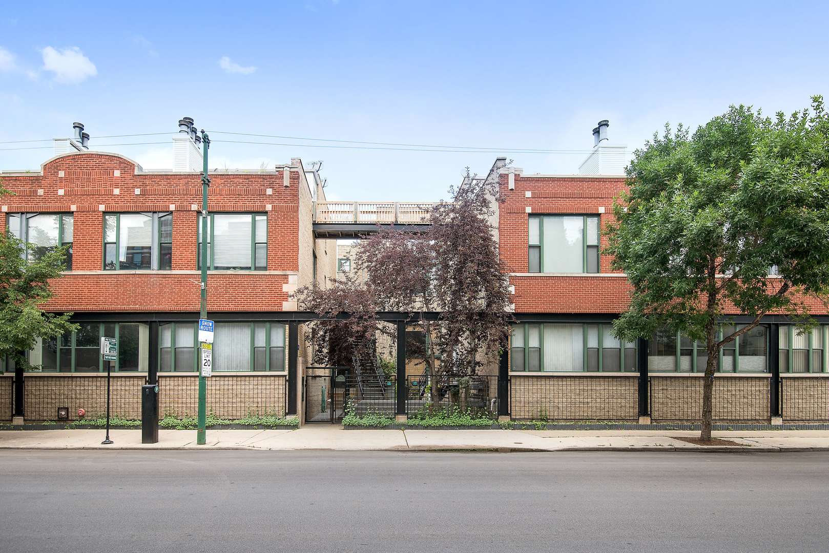 Chicago, IL 60657,2943 N Lincoln AVE #201