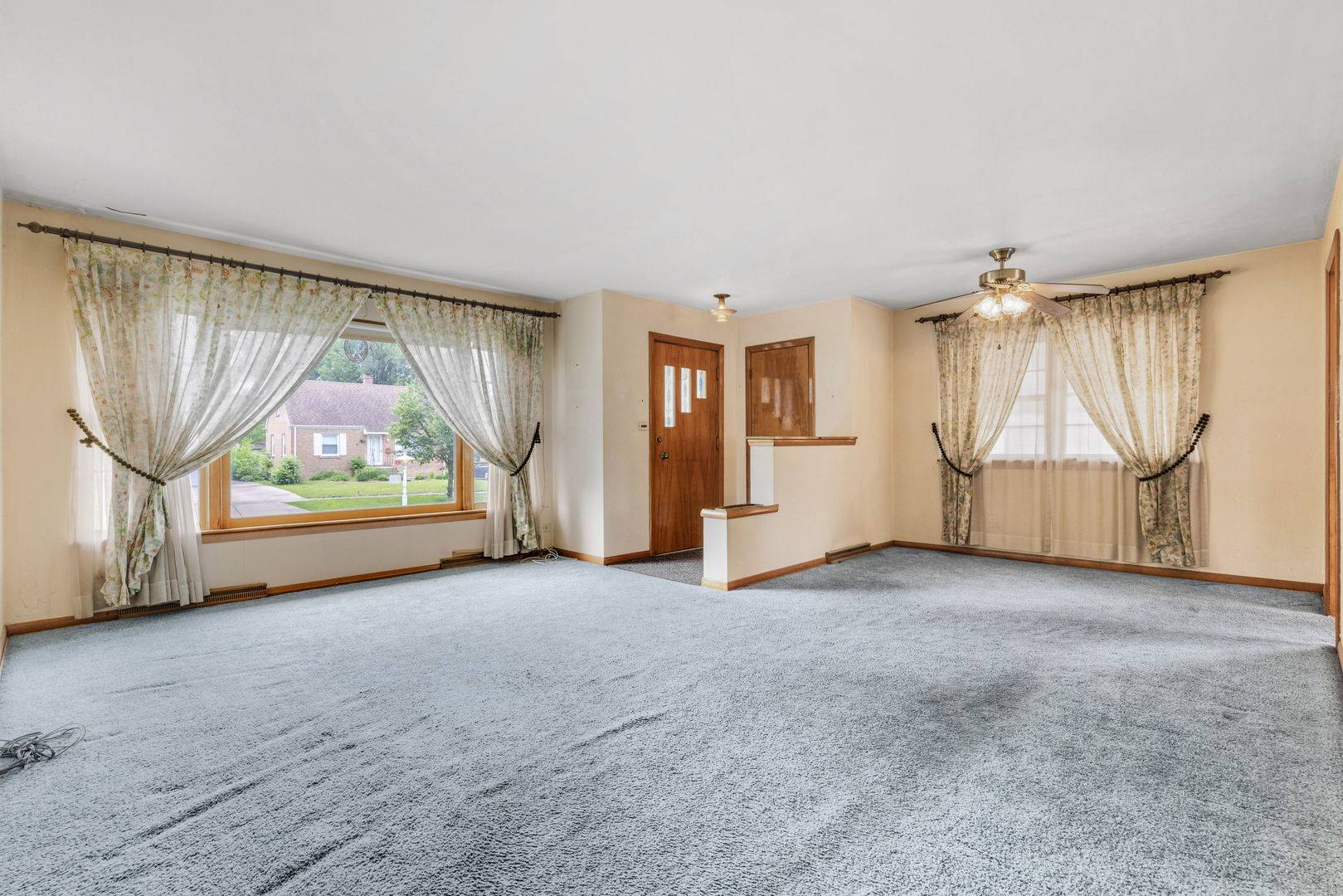 Elmhurst, IL 60126,493 W Avery ST
