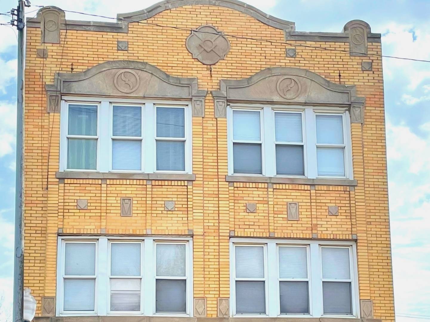 Chicago, IL 60639,4343 W Diversey AVE #2